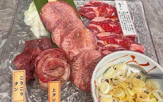 タンの食べ比べ(上タン、こりこりタン、タン塩、ネギ塩タン)